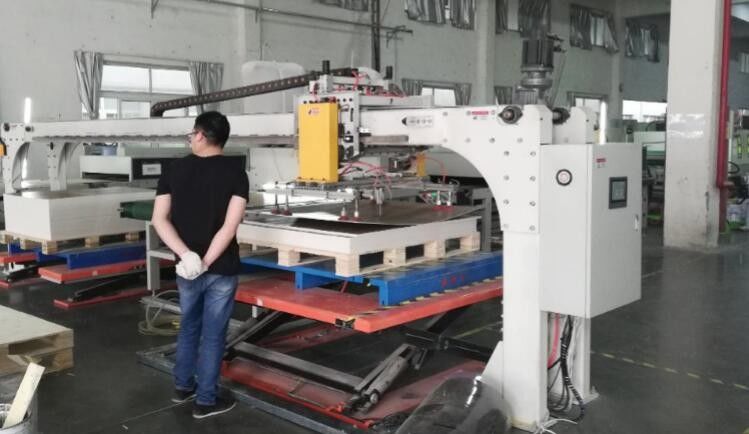 Fast Feeding Speed Automatic UV Coating Machine finishing line